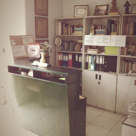 Bangka Bed And Breakfast Джакарта Экстерьер фото